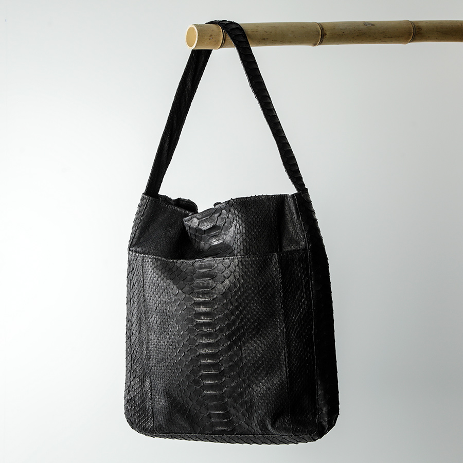 Skuldertaske sort - Kundalini City Slang