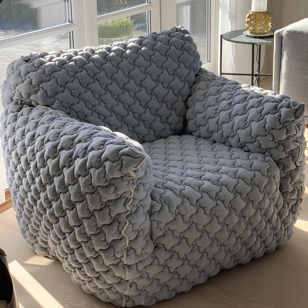 lysegrå lænestol lounge chair hygge