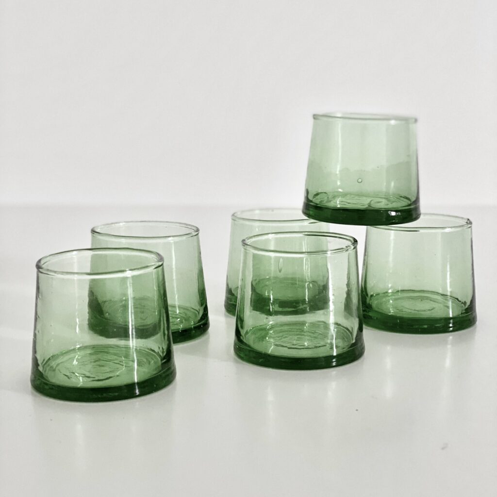 le verre snaps og vandglas fyrfadssstage